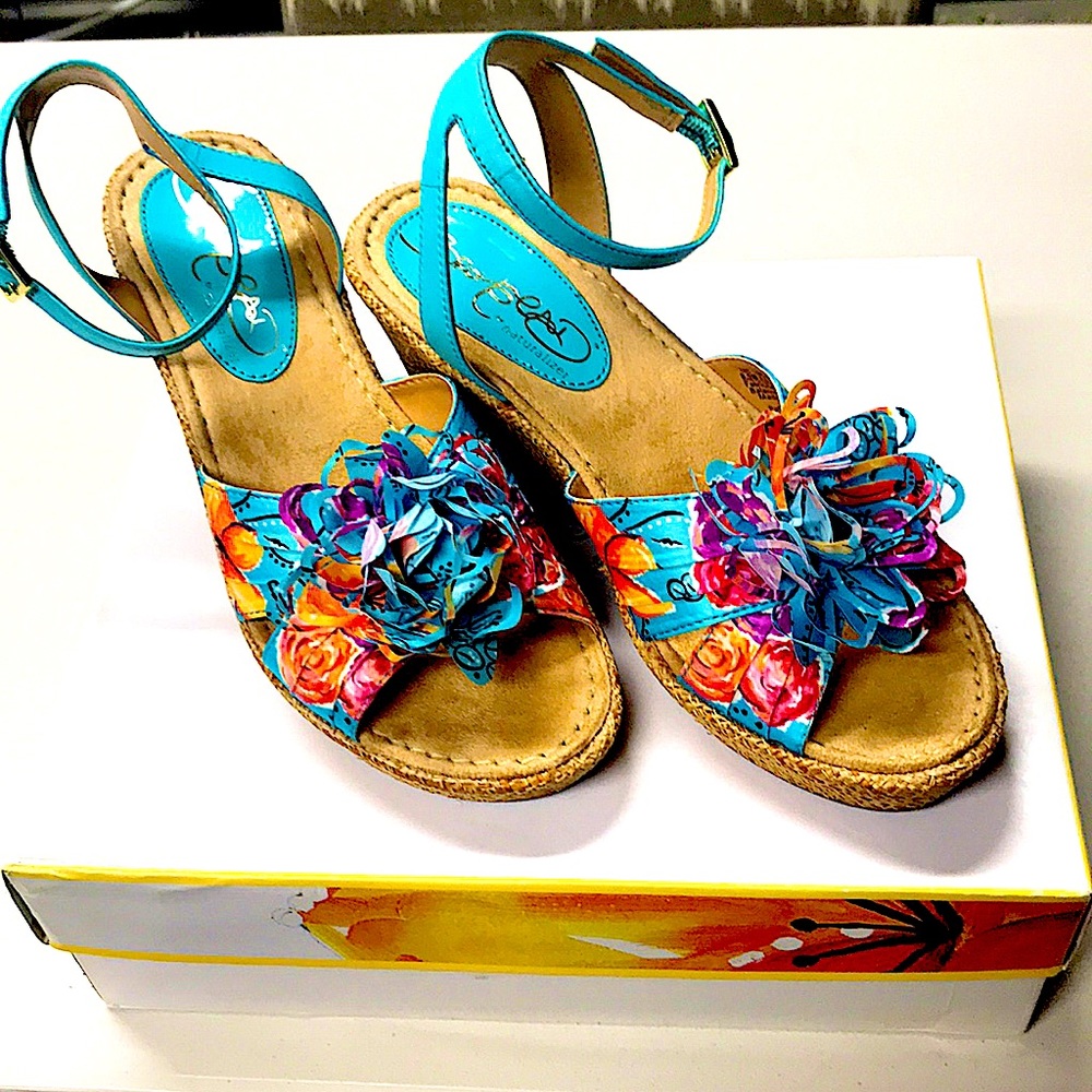 NWOT platform sandals